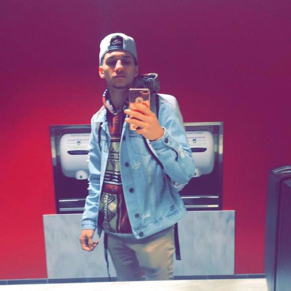 darian_roberts